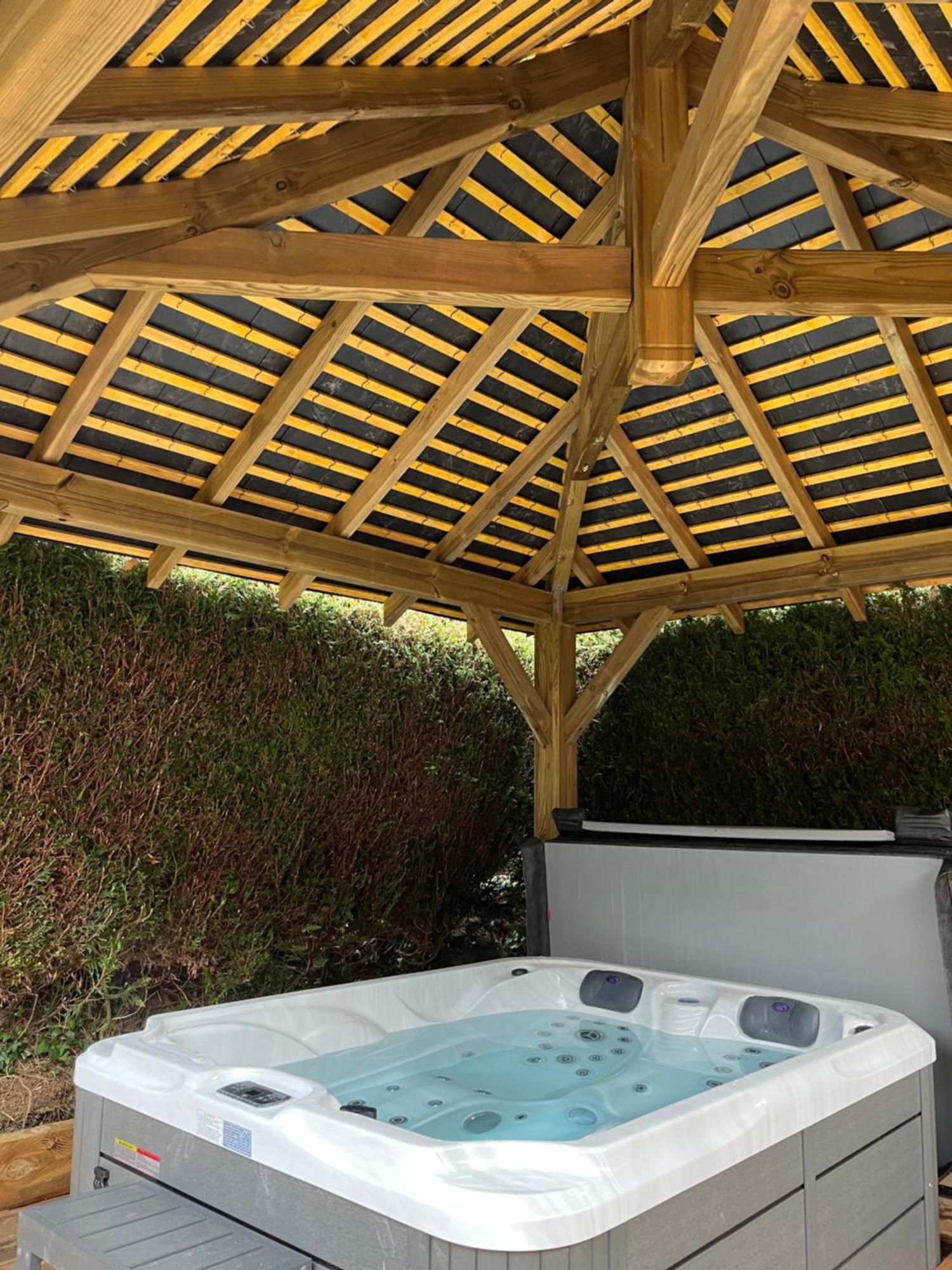 Domaine Du Gros Chene - Terrasses Avec Jacuzzis Privatifs Ablon Exterior foto