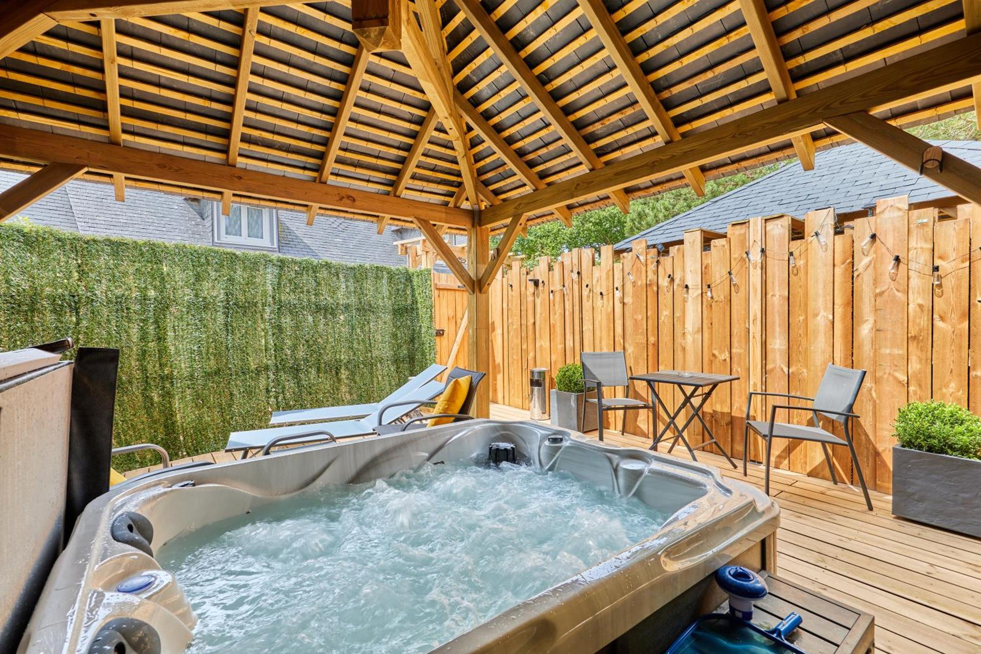 Domaine Du Gros Chene - Terrasses Avec Jacuzzis Privatifs Ablon Exterior foto