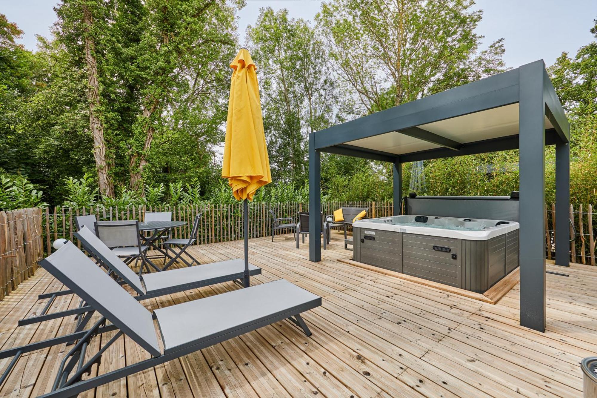 Domaine Du Gros Chene - Terrasses Avec Jacuzzis Privatifs Ablon Exterior foto