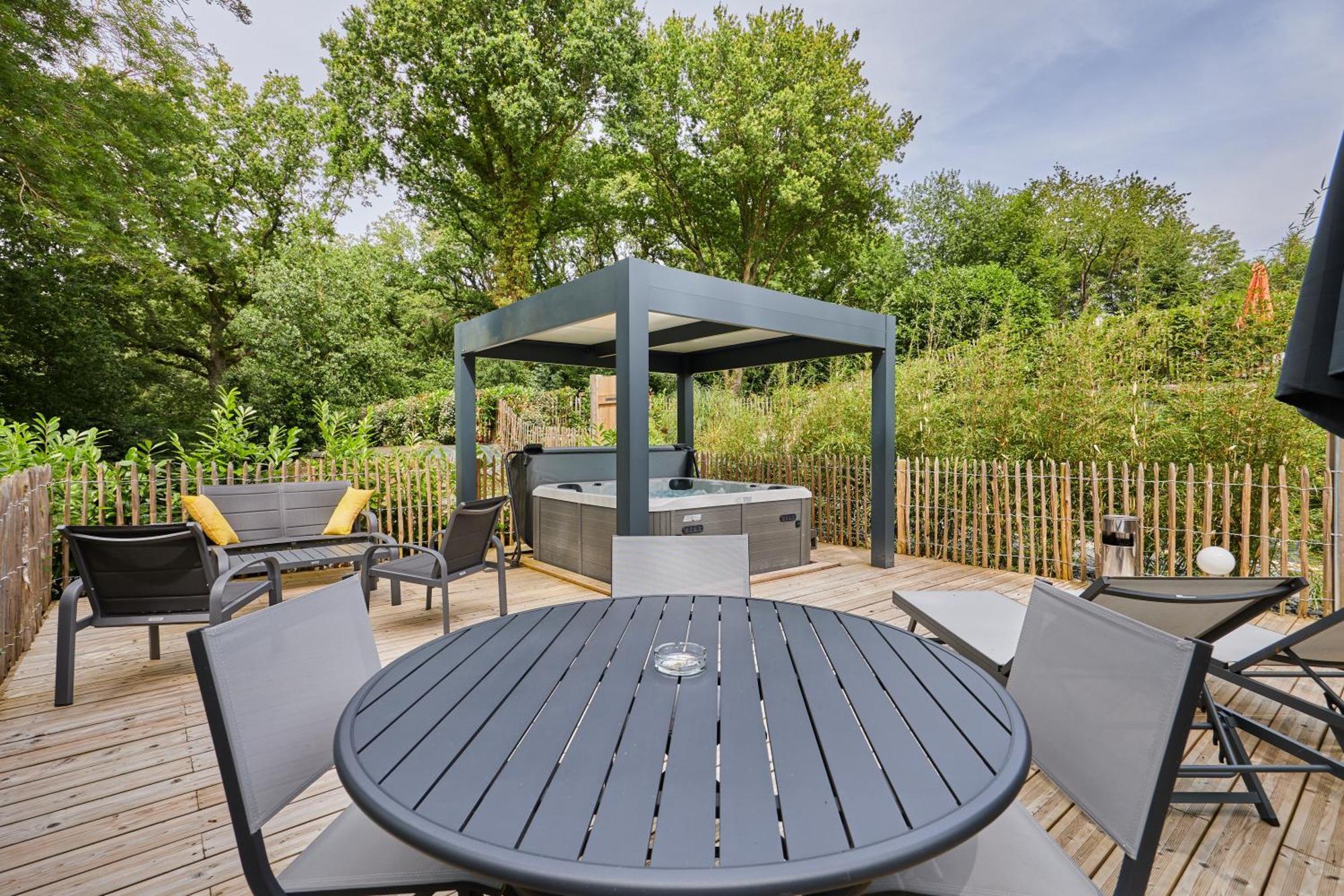 Domaine Du Gros Chene - Terrasses Avec Jacuzzis Privatifs Ablon Exterior foto