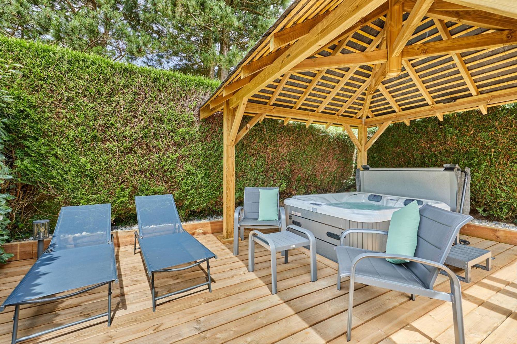 Domaine Du Gros Chene - Terrasses Avec Jacuzzis Privatifs Ablon Exterior foto